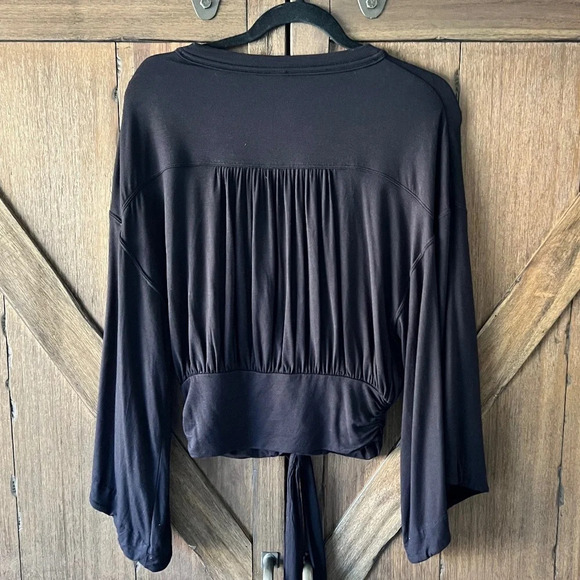 Free People That's a Wrap Black Bell Sleeve Crop Top Size Small - Picture 7 of 8
